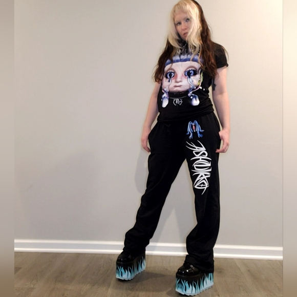 Ashnikko CRY bundle - Picture 15 of 15